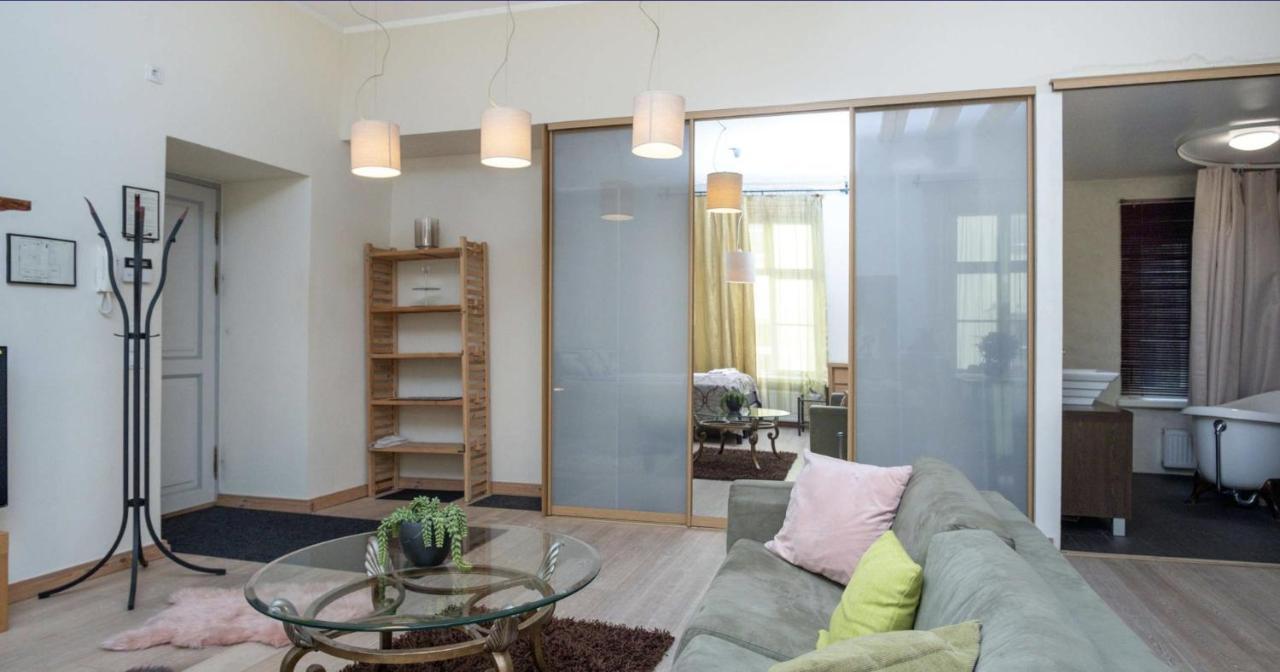 Spacious Studio Apartment In The Heart Of Old Town Talin Exterior foto